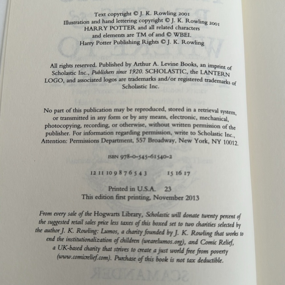Hogwarts Library Boxed Set - Picture 10 of 16